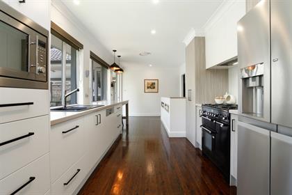 paragon-drive-north-rocks-kitchen